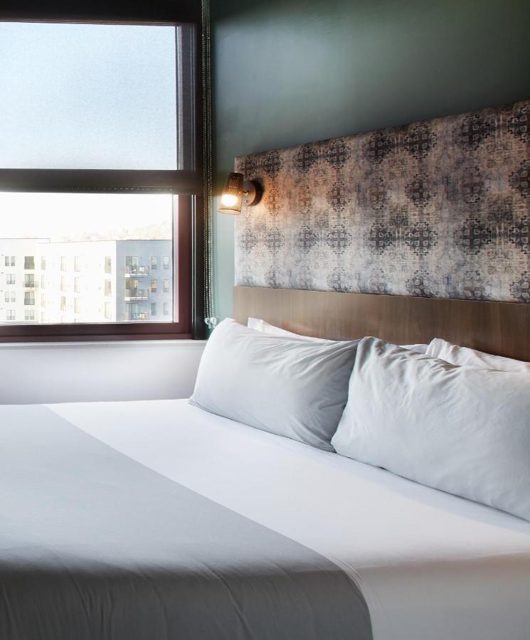 Tryp バイ ウインダム ピッツバーグ ローレンスビル エクステリア 写真